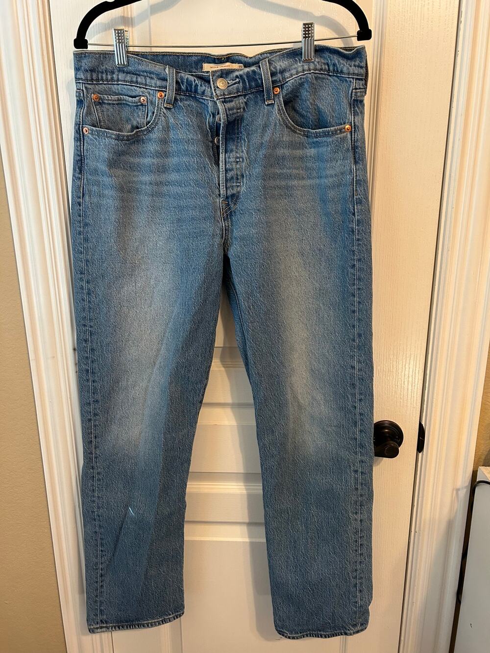 Wedgie Straight Leg Size 32 Button Fly